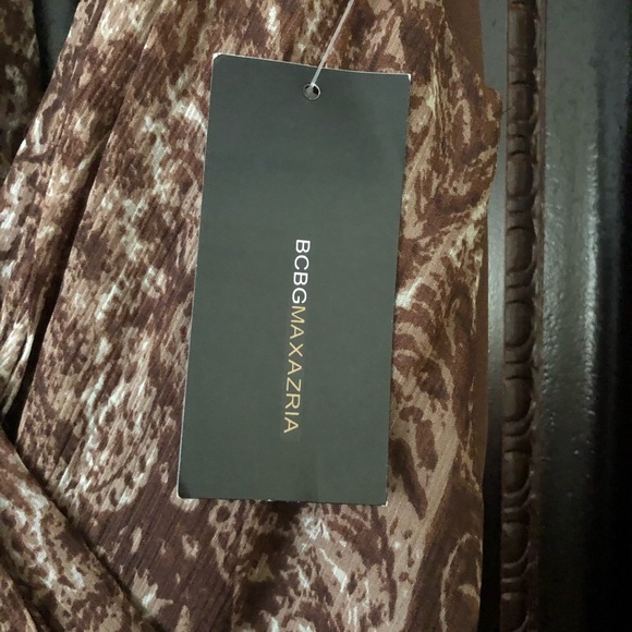 Beautiful Chiffon dress with zipper on the side & wrap around belt. - Picture 5 of 6